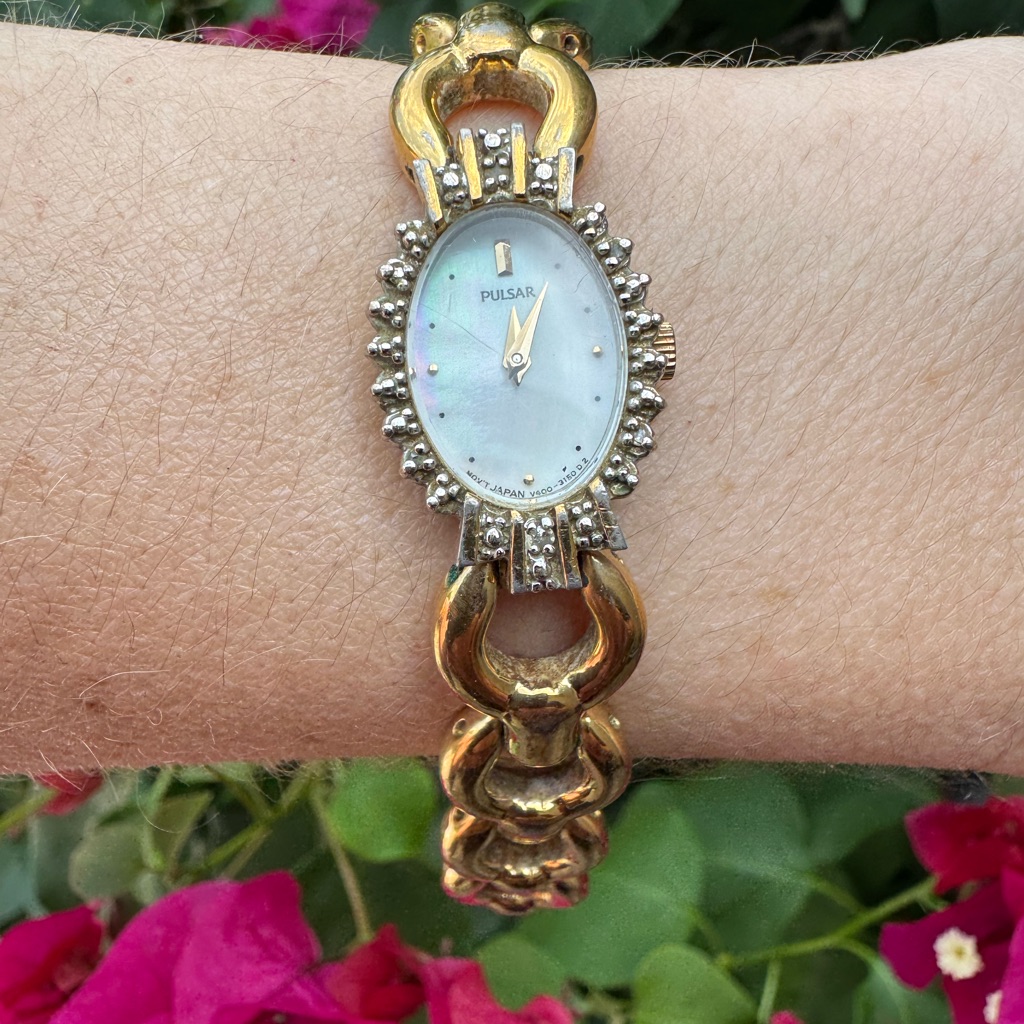 Vtg Pulsar Gold Tone And White Mother Of Pearl Dial With Diamond Bezel Watch